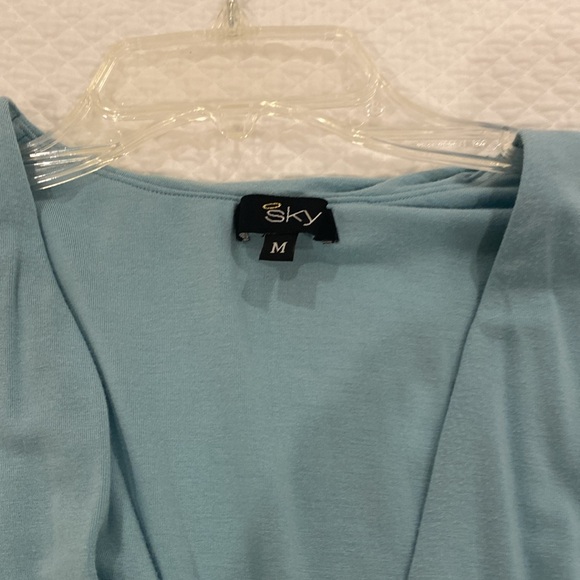 Elegant Top for petite person - Picture 3 of 4